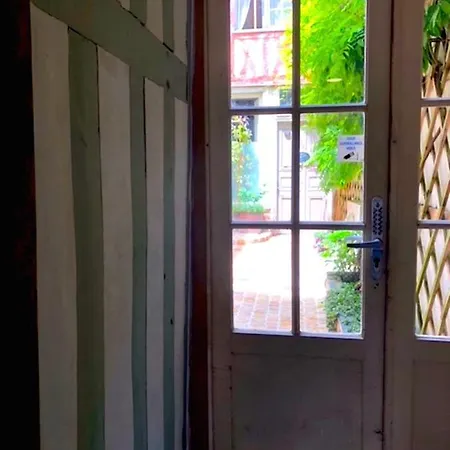Atelier Des Glycines, Bouchon De Champagne, Sublime Site Patrimonial Apartment *